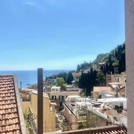 Casa Monir